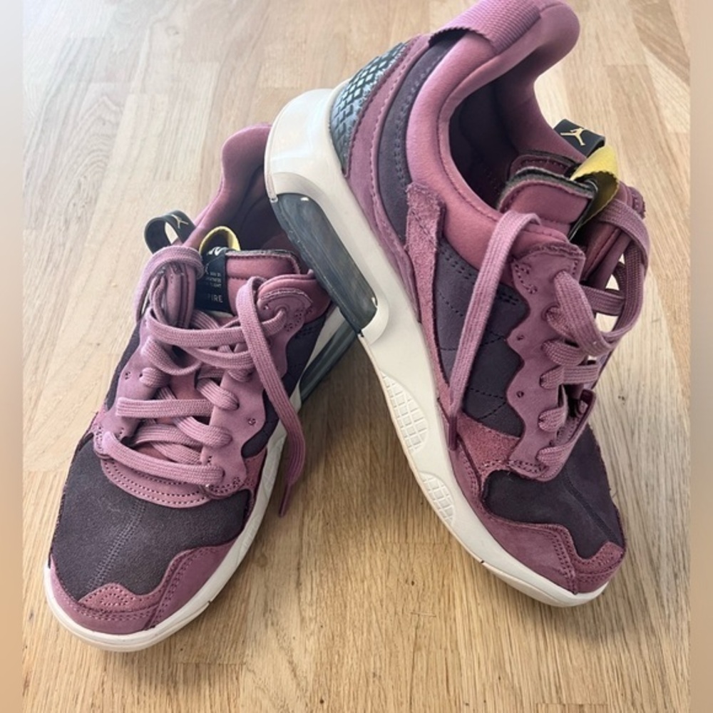 💜JORDAN MA2 ‘LIGHT MULBERRY’